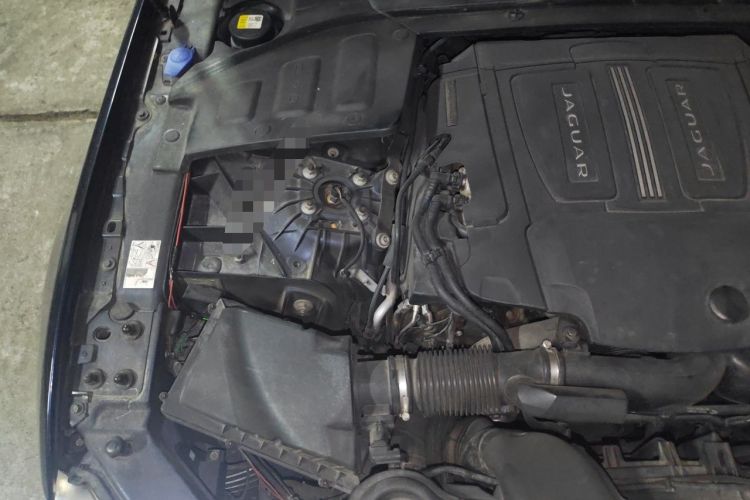 Used Jaguar XJ 2014 XJL 3.0 SC Four-Wheel Drive Panoramic Business Edition Engine Bay Right