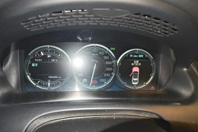 Used Jaguar XJ 2014 XJL 3.0 SC Four-Wheel Drive Panoramic Business Edition Odometer Close Up