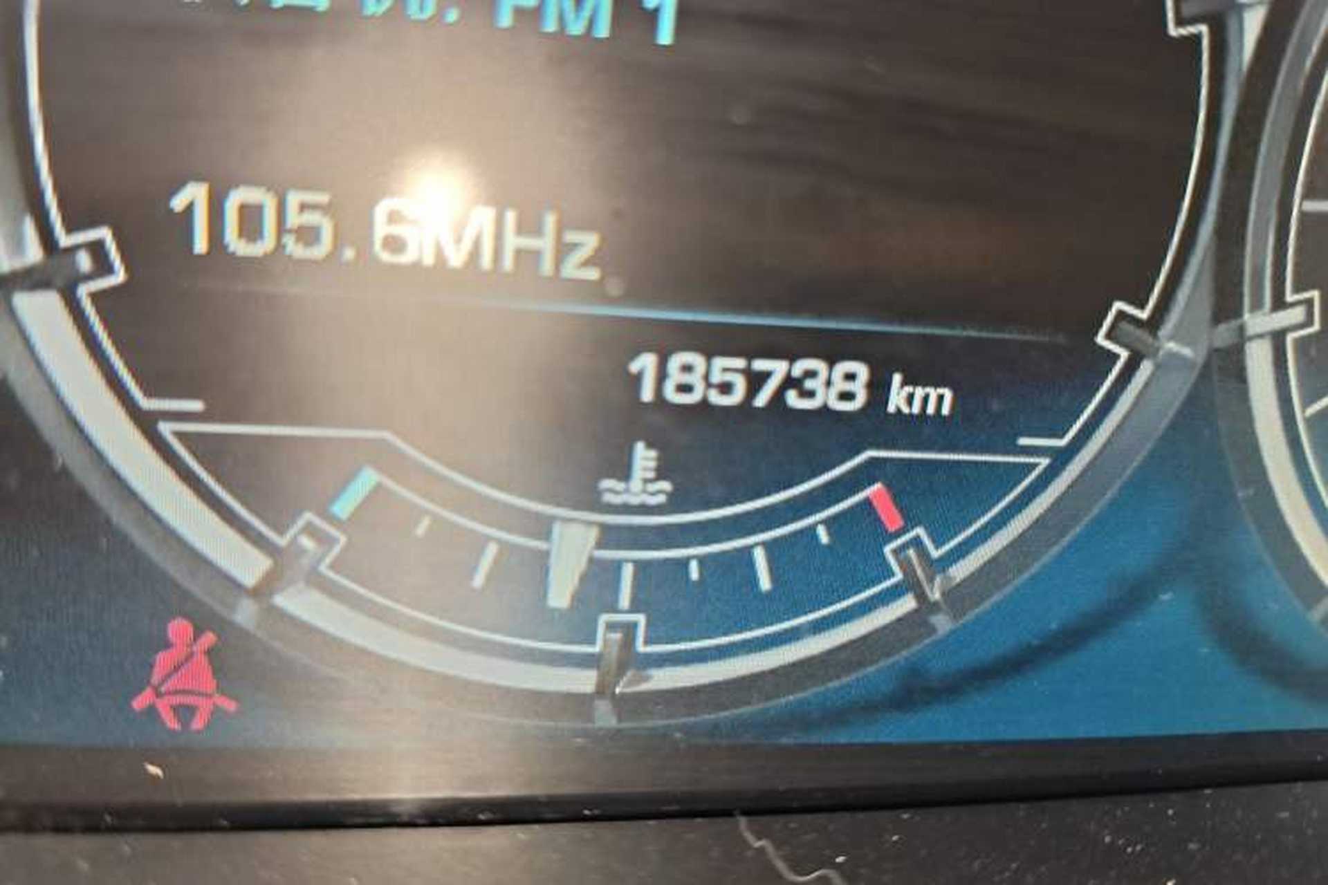 Used Jaguar XJ 2014 XJL 2.0T Two-Wheel-Drive Elegant Business Edition Odometer Close Up