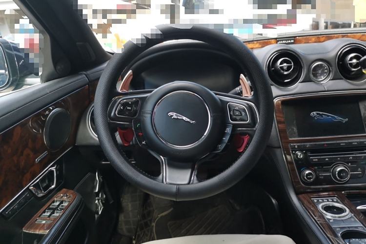 Used Jaguar XJ 2014 XJL 3.0 SC Two-Wheel-Drive Panoramic Business Edition Steering Wheel