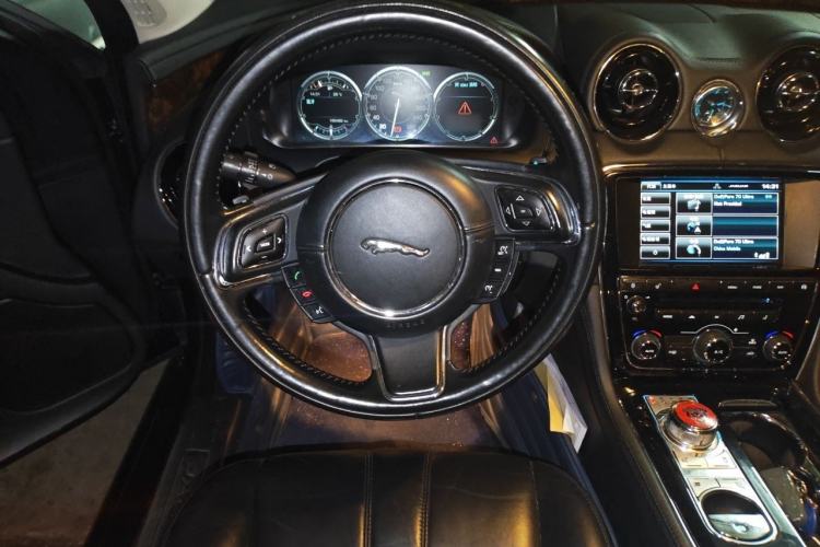 Used Jaguar XJ 2014 XJL 3.0 SC Four-Wheel Drive Panoramic Business Edition Steering Wheel