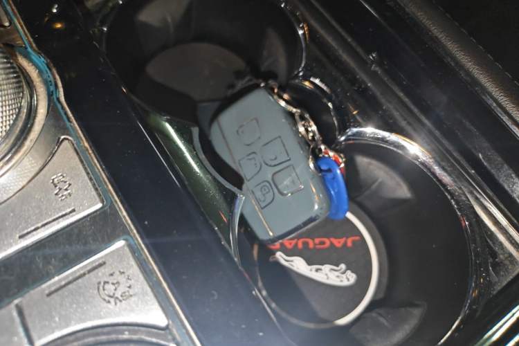 Used Jaguar XJ 2014 XJL 3.0 SC Four-Wheel Drive Panoramic Business Edition Vehicle Key