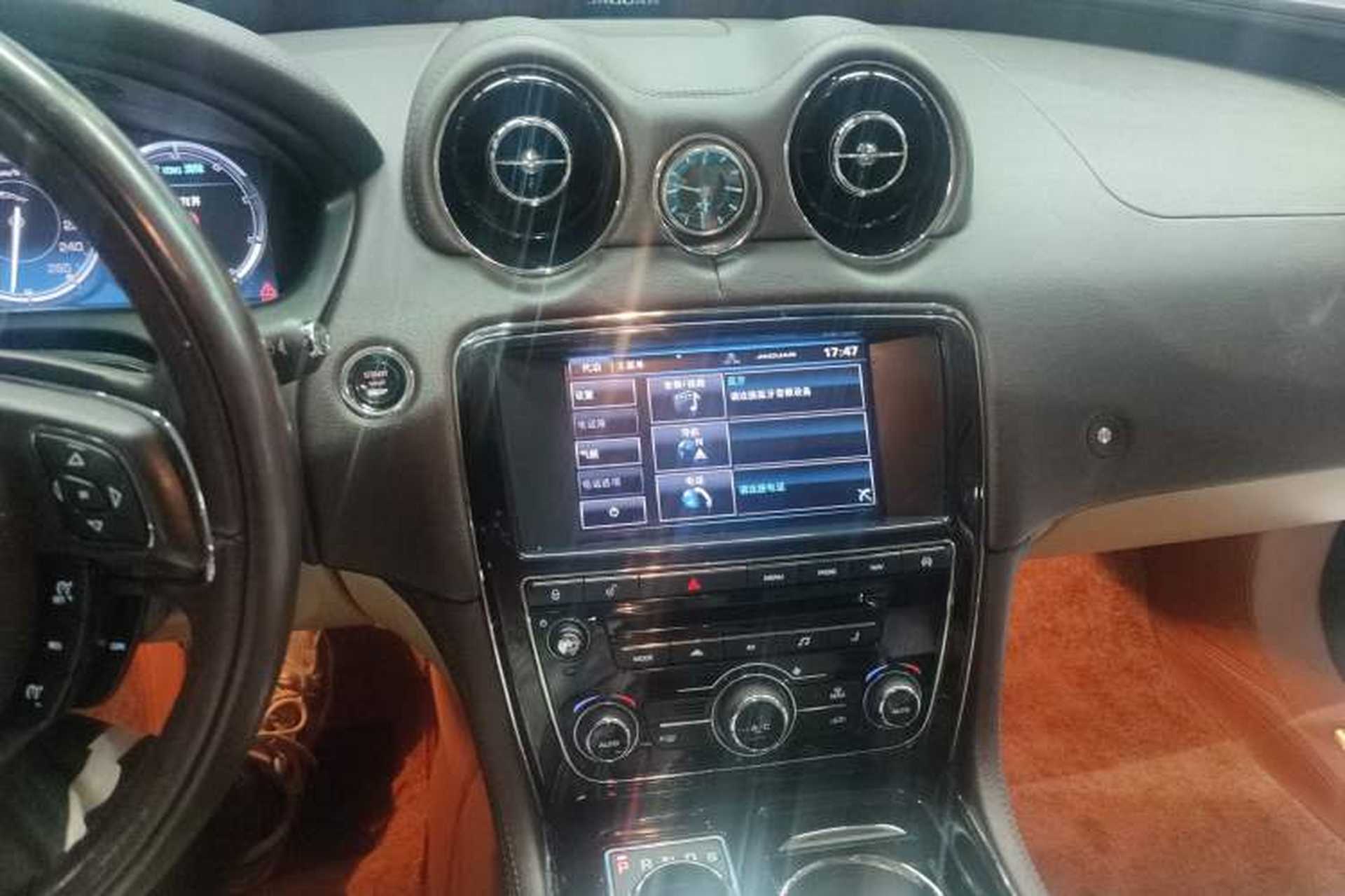 Used Jaguar XJ 2014 XJL 2.0T Two-Wheel Drive Panoramic Business Edition Audio And AC Panel