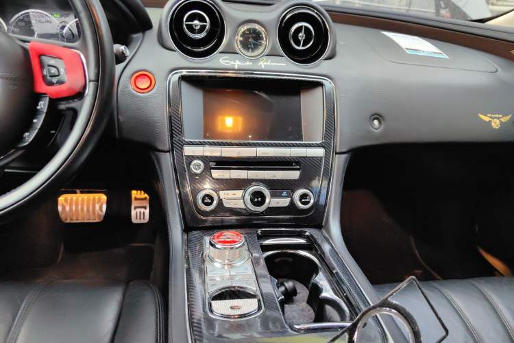 Used Jaguar XJ 2014 XJL 2.0T Two-Wheel-Drive Elegant Business Edition Audio And AC Panel