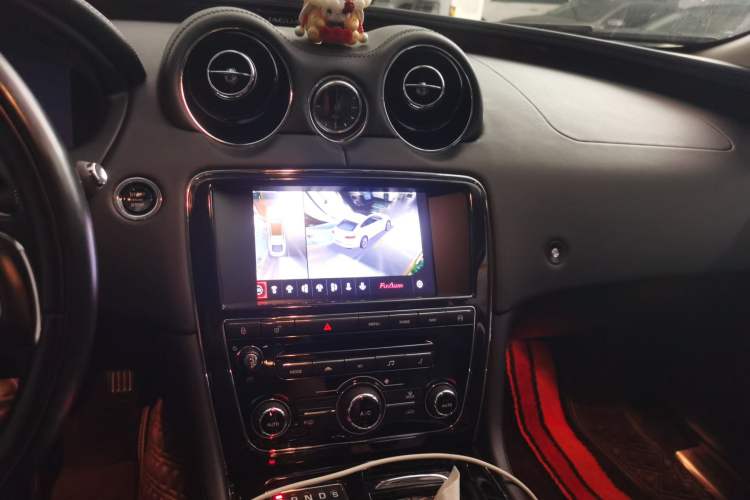 Used Jaguar XJ 2014 XJL 3.0 SC Two-Wheel-Drive Luxury Business Edition Audio And AC Panel