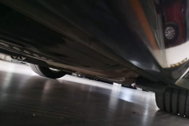 Used Jaguar XJ 2014 XJL 3.0 SC Two-Wheel-Drive Luxury Business Edition Chassis Rear Left
