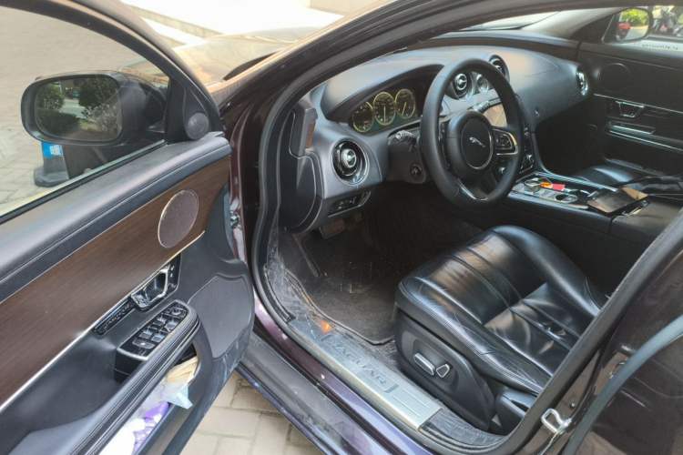 Used Jaguar XJ 2014 XJL 2.0T Two-Wheel-Drive Elegant Business Edition Driver Seat