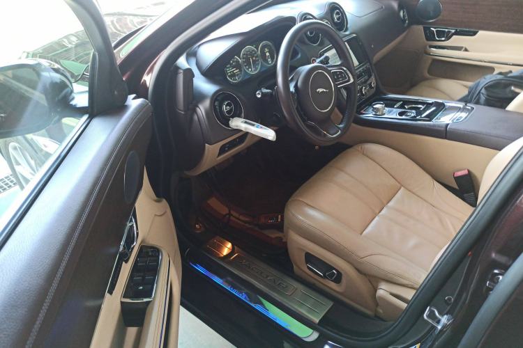 Used Jaguar XJ 2014 XJL 2.0T Two-Wheel-Drive Elegant Business Edition Driver Seat