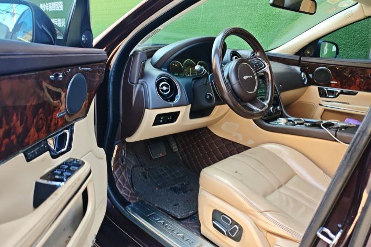Used Jaguar XJ 2014 XJL 2.0T Two-Wheel Drive Panoramic Business Edition Driver Seat