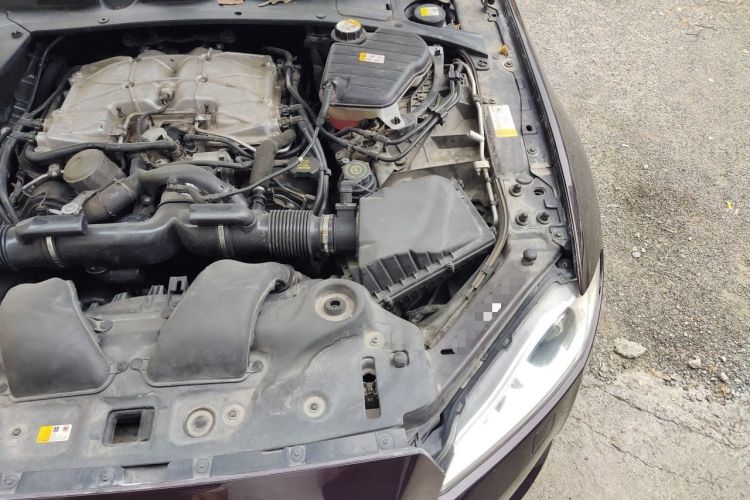 Used Jaguar XJ  Engine Bay Left