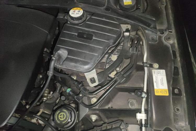 Used Jaguar XJ 2014 XJL 2.0T Two-Wheel Drive Panoramic Business Edition Engine Bay Left