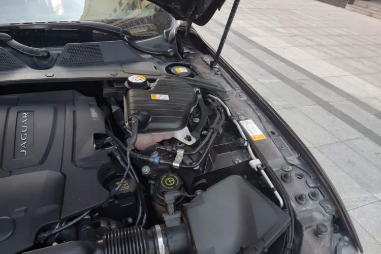 Used Jaguar XJ 2014 XJL 3.0 SC Two-Wheel-Drive Panoramic Business Edition Engine Bay Left