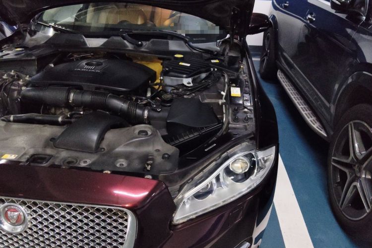 Used Jaguar XJ 2014 XJL 2.0T Two-Wheel-Drive Elegant Business Edition Engine Bay Left