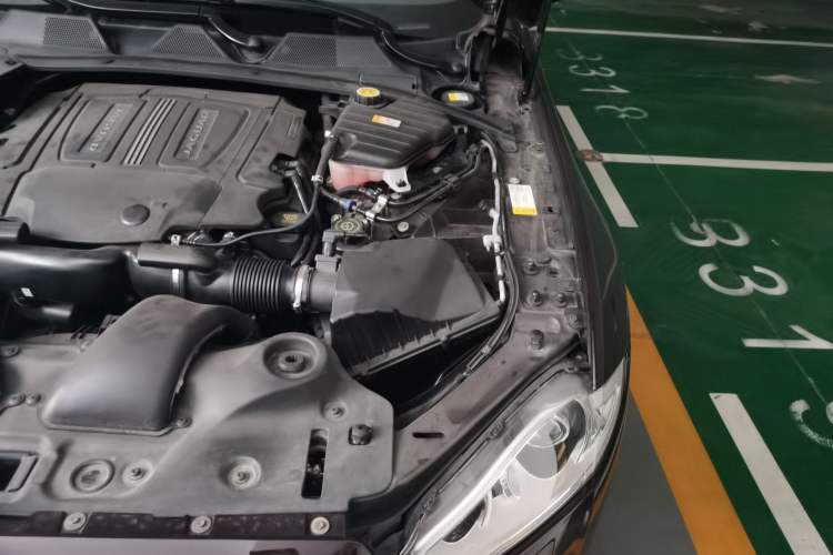 Used Jaguar XJ 2014 XJL 3.0 SC Two-Wheel-Drive Luxury Business Edition Engine Bay Left