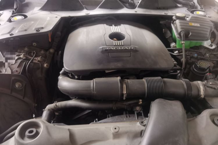 Used Jaguar XJ 2014 XJL 2.0T Two-Wheel-Drive Elegant Business Edition Engine Bay