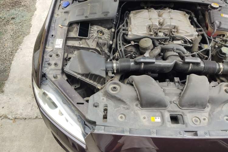 Used Jaguar XJ  Engine Bay Right