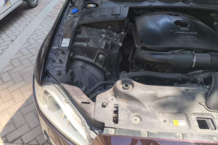 Used Jaguar XJ 2014 XJL 2.0T Two-Wheel-Drive Elegant Business Edition Engine Bay Right