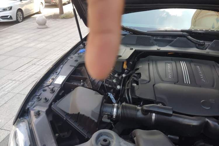 Used Jaguar XJ 2014 XJL 3.0 SC Two-Wheel-Drive Panoramic Business Edition Engine Bay Right