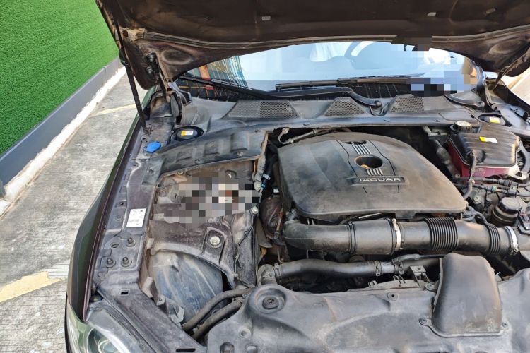 Used Jaguar XJ 2014 XJL 2.0T Two-Wheel Drive Panoramic Business Edition Engine Bay Right