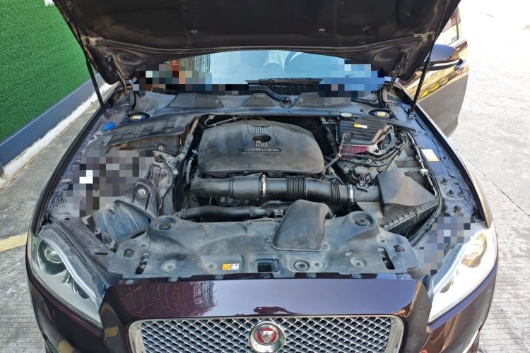 Used Jaguar XJ 2014 XJL 2.0T Two-Wheel Drive Panoramic Business Edition Engine Bay