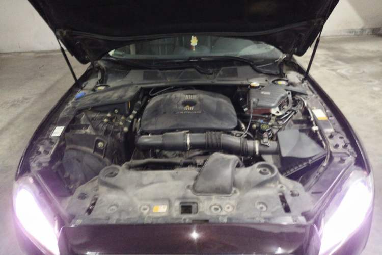 Used Jaguar XJ 2014 XJL 2.0T Two-Wheel-Drive Elegant Business Edition Engine Bay