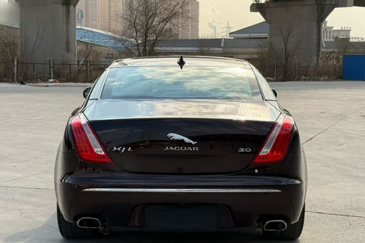 Used Jaguar XJ 2014 XJL 3.0 SC Two-Wheel-Drive Panoramic Business Edition Exterior 1