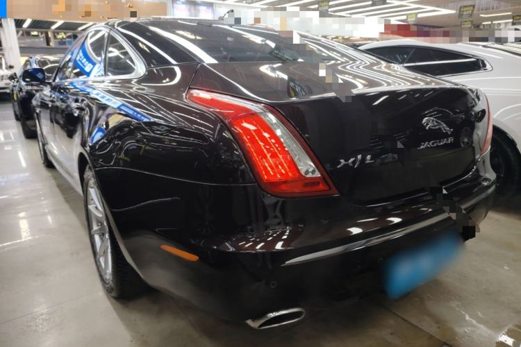 Used Jaguar XJ 2014 XJL 2.0T Two-Wheel-Drive Elegant Business Edition Exterior 2