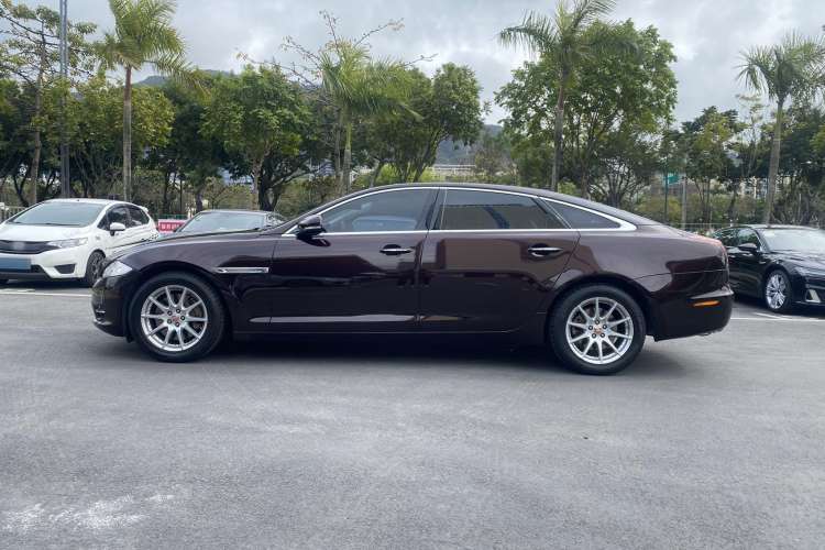Used Jaguar XJ 2014 XJL 2.0T Two-Wheel-Drive Elegant Business Edition Exterior 3