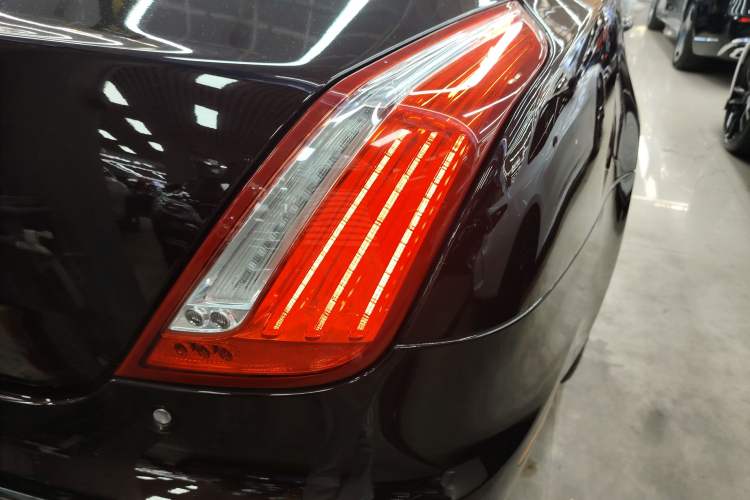 Used Jaguar XJ 2014 XJL 2.0T Two-Wheel-Drive Elegant Business Edition Exterior 3