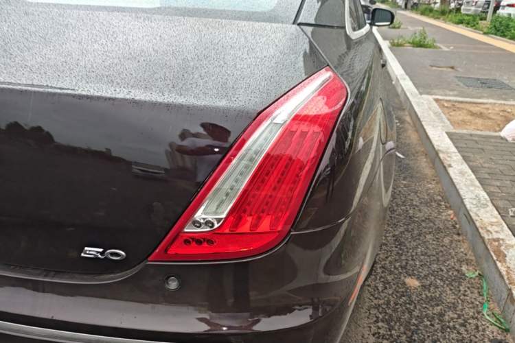Used Jaguar XJ 2014 XJL 2.0T Two-Wheel Drive Panoramic Business Edition Exterior 3