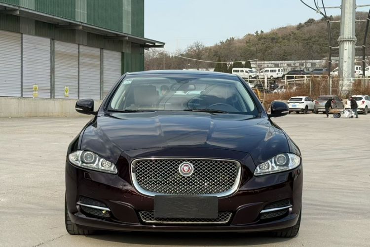 Used Jaguar XJ 2014 XJL 3.0 SC Two-Wheel-Drive Panoramic Business Edition Exterior 4