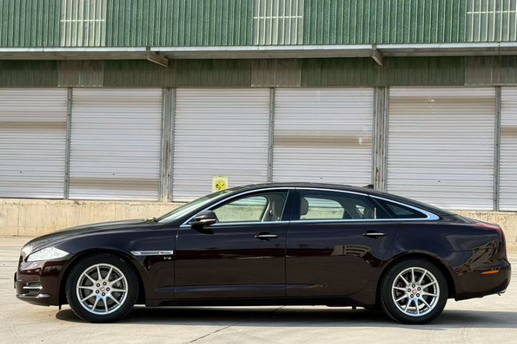 Used Jaguar XJ 2014 XJL 3.0 SC Two-Wheel-Drive Panoramic Business Edition Exterior 5