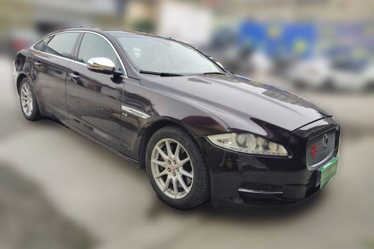 Used Jaguar XJ  Front Right 45 Deg