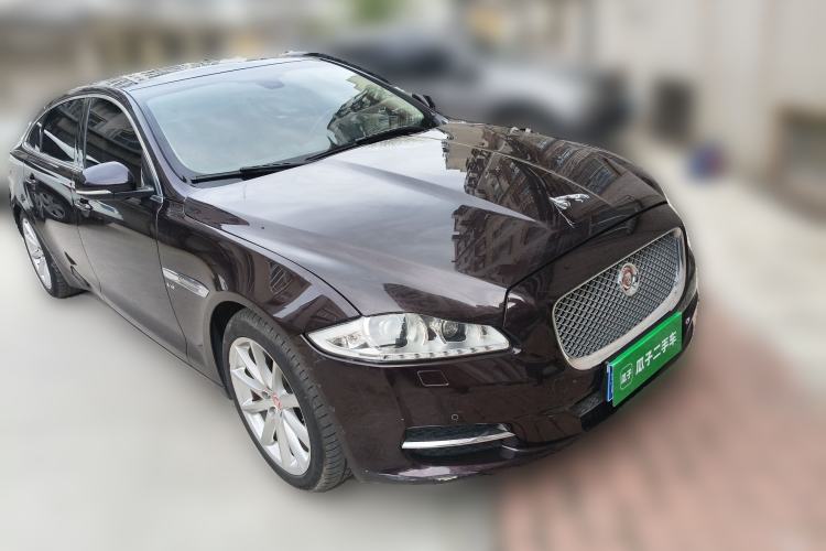 Used Jaguar XJ 2014 XJL 3.0 SC Four-Wheel Drive Panoramic Business Edition Front Right 45 Deg