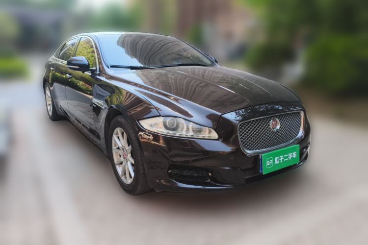 Used Jaguar XJ 2014 XJL 2.0T Two-Wheel-Drive Elegant Business Edition Front Right 45 Deg