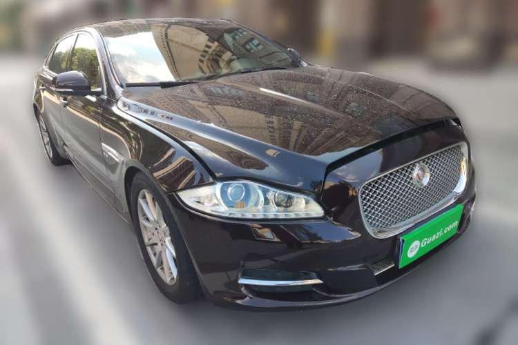 Used Jaguar XJ 2014 XJL 3.0 SC Two-Wheel-Drive Panoramic Business Edition Front Right 45 Deg