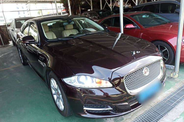 Used Jaguar XJ 2014 XJL 2.0T Two-Wheel-Drive Elegant Business Edition Front Right 45 Deg