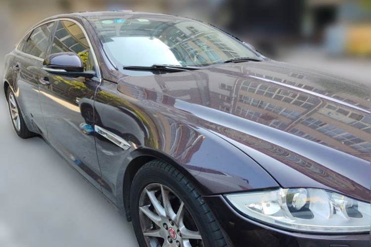 Used Jaguar XJ 2014 XJL 2.0T Two-Wheel-Drive Elegant Business Edition Front Right 45 Deg