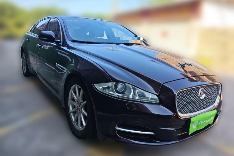 Used Jaguar XJ 2014 XJL 2.0T Two-Wheel Drive Panoramic Business Edition Front Right 45 Deg