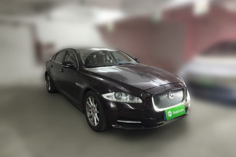 Used Jaguar XJ 2014 XJL 2.0T Two-Wheel-Drive Elegant Business Edition Front Right 45 Deg