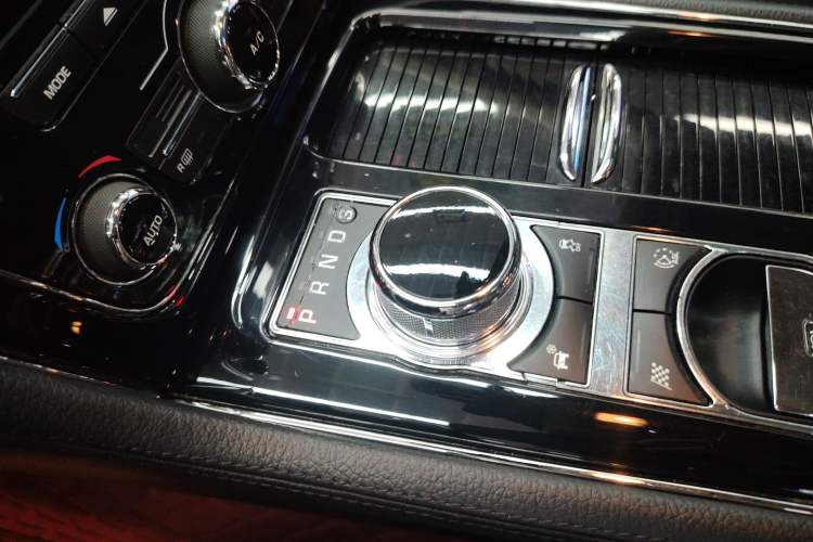 Used Jaguar XJ 2014 XJL 2.0T Two-Wheel-Drive Elegant Business Edition Gear Lever