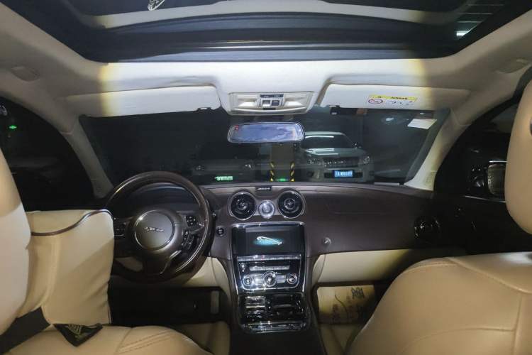 Used Jaguar XJ 2014 XJL 2.0T Two-Wheel Drive Panoramic Business Edition Headliner