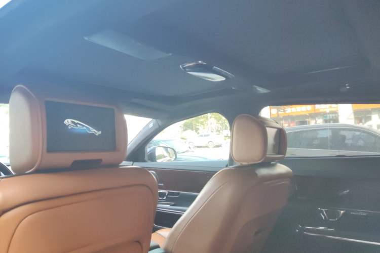 Used Jaguar XJ 2014 XJL 3.0 SC Two-Wheel-Drive Panoramic Business Edition Headliner