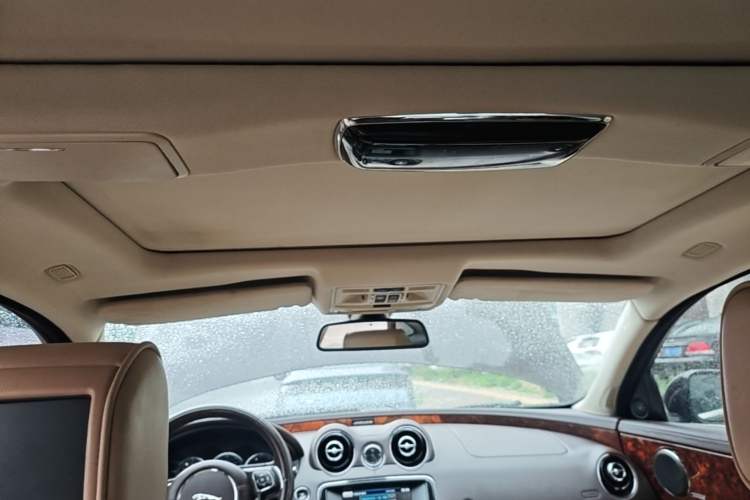 Used Jaguar XJ 2014 XJL 2.0T Two-Wheel Drive Panoramic Business Edition Headliner