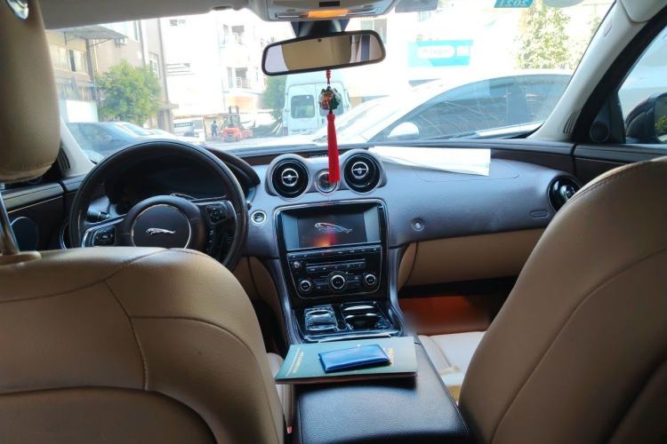 Used Jaguar XJ 2014 XJL 2.0T Two-Wheel-Drive Elegant Business Edition Headliner