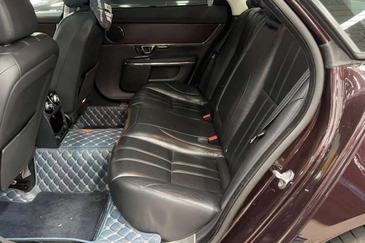 Used Jaguar XJ 2014 XJL 2.0T Two-Wheel-Drive Elegant Business Edition Interior 2