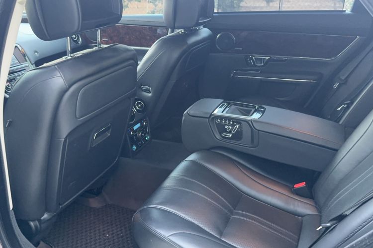 Used Jaguar XJ 2014 XJL 2.0T Two-Wheel Drive Panoramic Business Edition Interior 2
