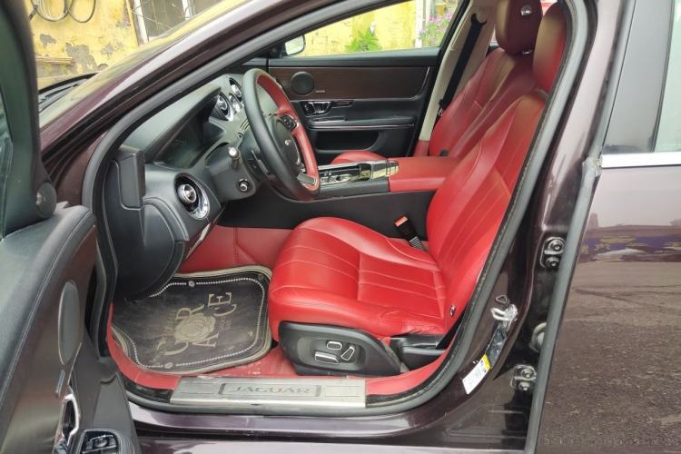 Used Jaguar XJ  Left Front Seat