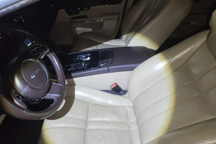 Used Jaguar XJ 2014 XJL 2.0T Two-Wheel Drive Panoramic Business Edition Left Front Seat