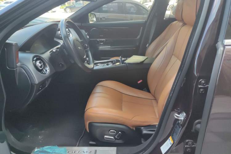 Used Jaguar XJ 2014 XJL 3.0 SC Two-Wheel-Drive Panoramic Business Edition Left Front Seat